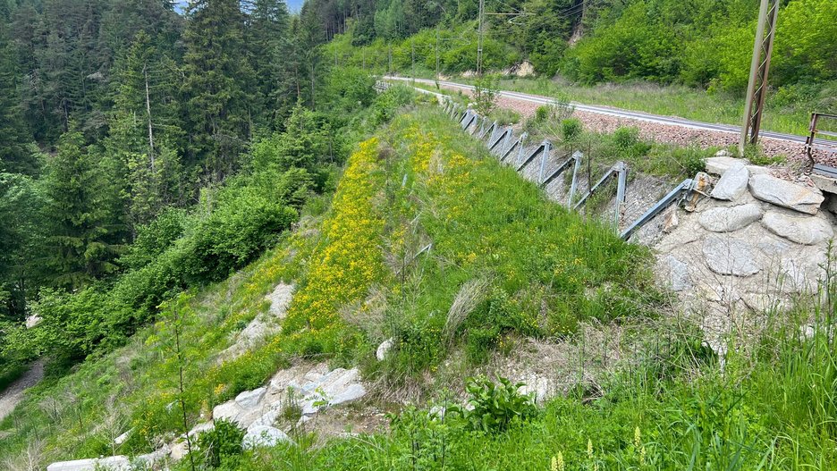 Alpin Geologie: Emergency works along the Fortezza - San Candido railway line between km 36+300 and 36+760 in the municipality of Brunico (BZ).