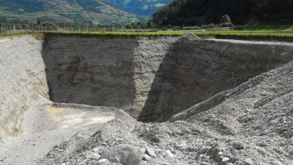 Alpin Geologie: Schottergrube: Erkundung neuer Abbauflächen und Ausarbeitung des Ansuchens zum Abbau