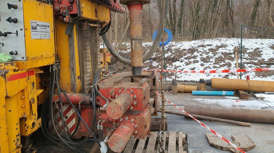 Alpin Geologie: Pozzo di falda - derivazione di acqua per uso industriale