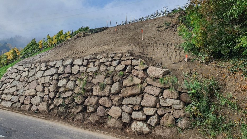 Alpin Geologie: Maßnahmen höchster Dringlichkeit und geologische Bauleitung der Arbeiten zur Wiederherstellung