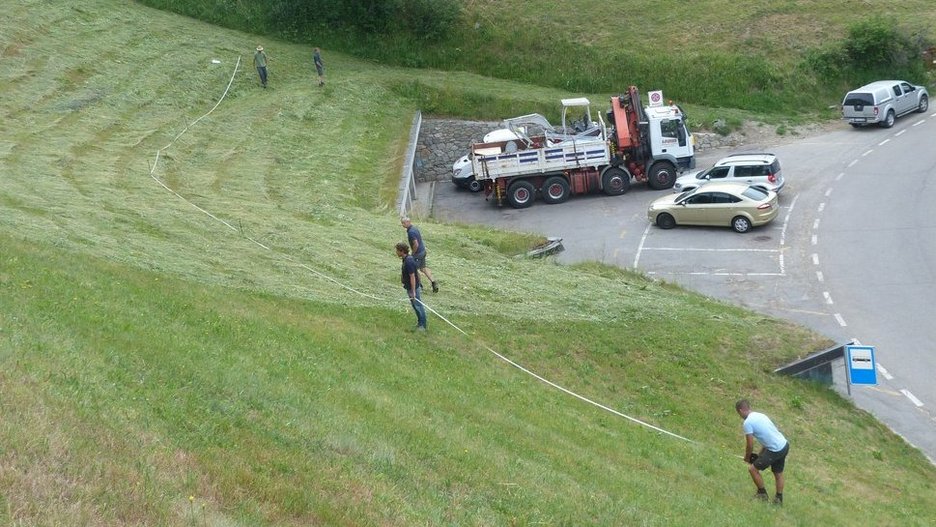 Alpin Geologie: Security interventions -rockfall protection barrier -bus stop Planeil