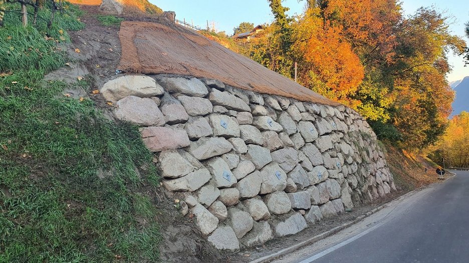 Alpin Geologie: Maßnahmen höchster Dringlichkeit und geologische Bauleitung der Arbeiten zur Wiederherstellung