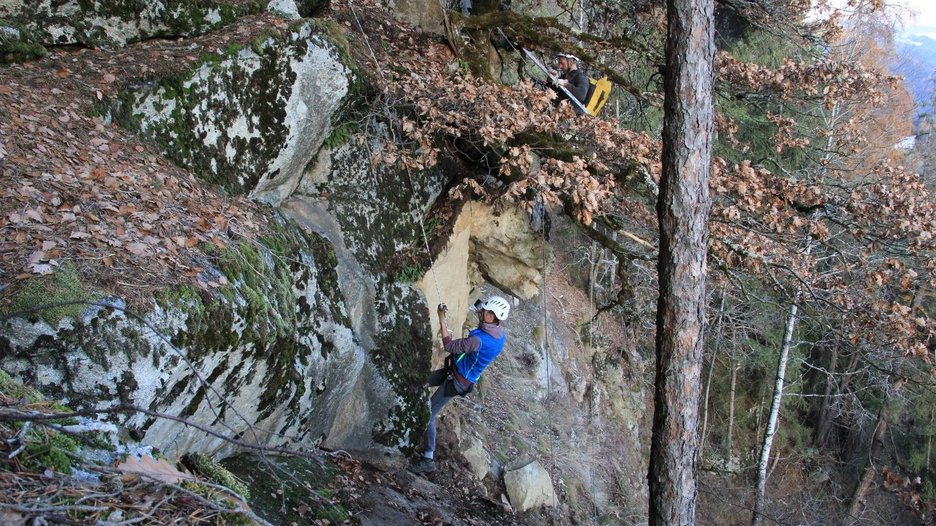 Alpin Geologie: Bau von Steinschlagschutzbauten entlang der Pustertaler Bahnlinie