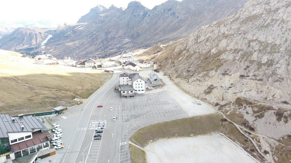 Alpin Geologie: Prüfung der hydrogeologischen Kompatibilität für die Erweiterung eines Beherbergungsbetriebes