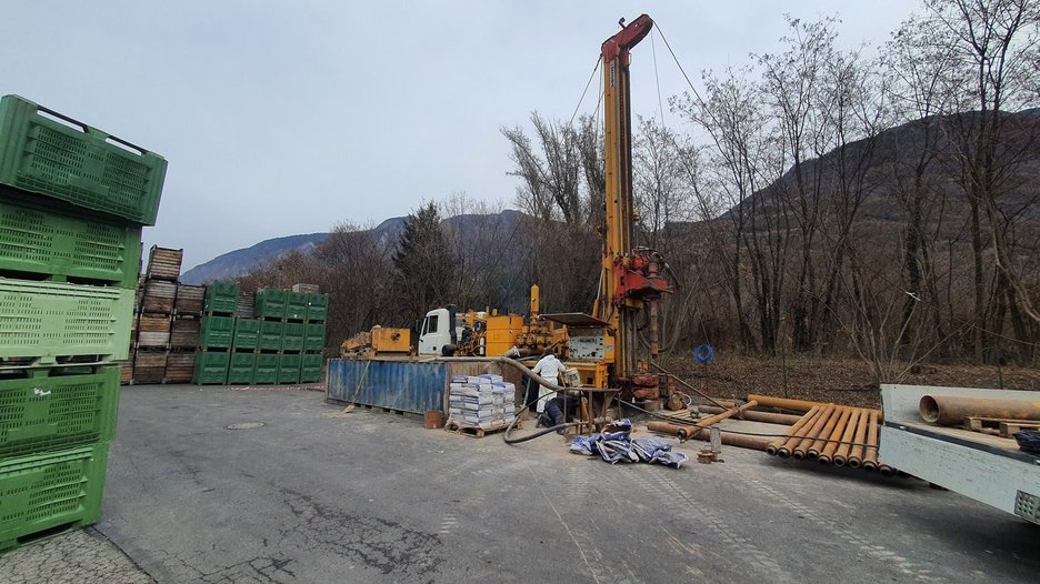 Alpin Geologie: Pozzo di falda - derivazione di acqua per uso industriale