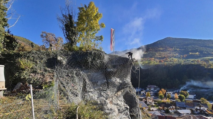 Alpin Geologie: Planung und Bauleitung der Schutzmaßnahmen Schluderns-Kalvarienberg