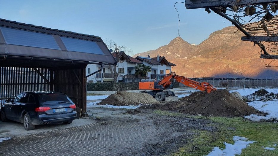 Alpin Geologie: Neubau eines unterirdischen Landwirtschaftsgebäudes