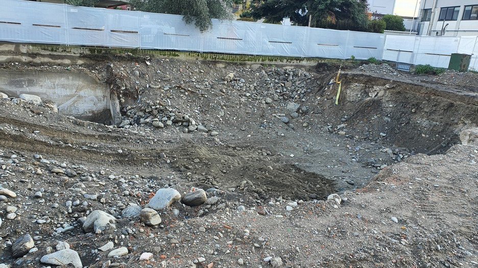 Alpin Geologie: Neubau eines Schulkomplexes