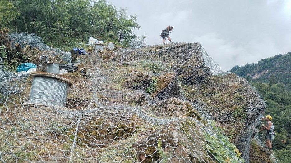 Alpin Geologie: Planung und Bauleitung von Schutzmaßnahmen entlang der Prissianerstraße