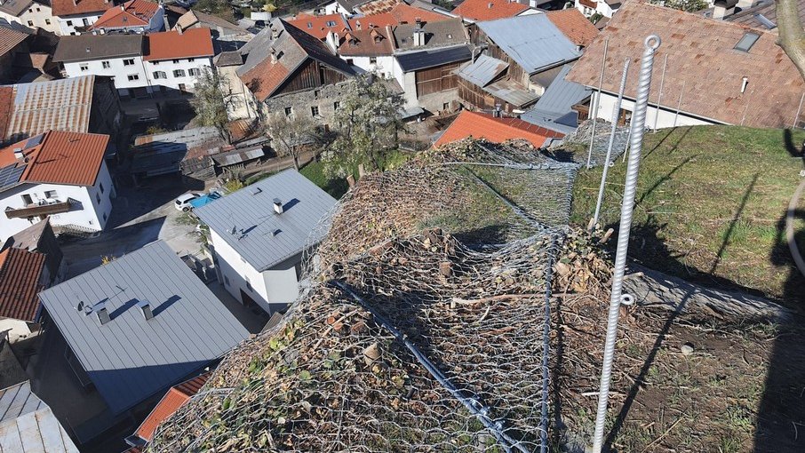 Alpin Geologie: Planung und Bauleitung der Schutzmaßnahmen Schluderns-Kalvarienberg