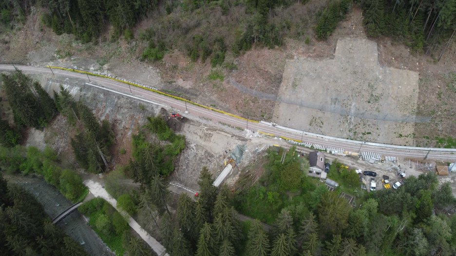 Alpin Geologie: Maßnahmen höchster Dringlichkeit an der Bahnstrecke Franzensfeste - Innichen zwischen km 36+300 und 36+760 in der Gemeinde Bruneck (BZ)