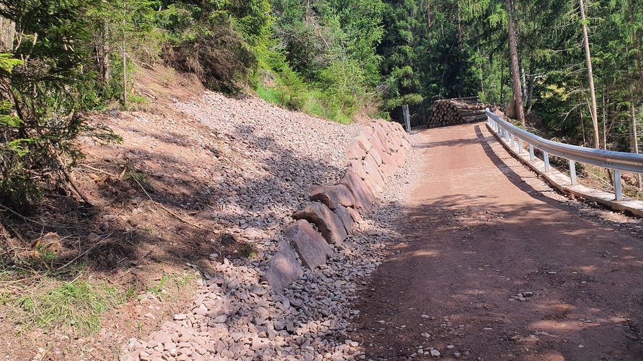 Alpin Geologie: Maßnahmen höchster Dringlichkeit und geologische Bauleitung der Arbeiten zur Wiederherstellung