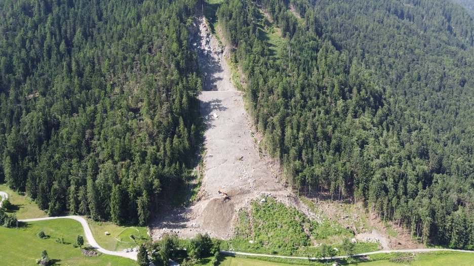 Alpin Geologie: Rock collapse in the hamlet of Santo Stefano at 'Haidenberg'