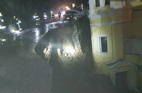 Erdrutsch beim Wohnhaus "Gilf Villa Sophie" bei der "Winterpromenade" in der Gemeinde Meran