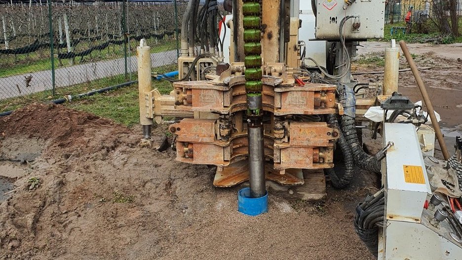 Alpin Geologie: Tiefbrunnen für Grundwasser-Wärmepumpe