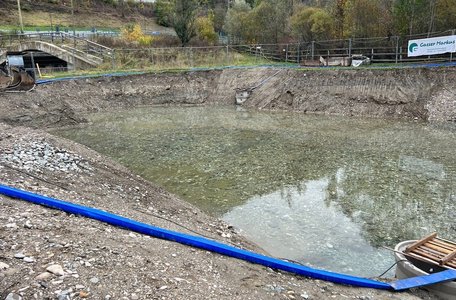 Groundwater lowering for an excavation pit