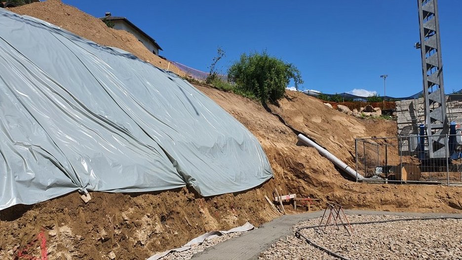 Alpin Geologie: Installation of vertical geothermal probes