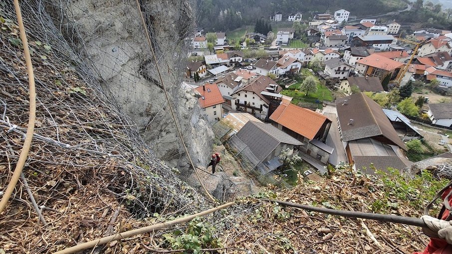 Alpin Geologie: Planung und Bauleitung der Schutzmaßnahmen Schluderns-Kalvarienberg