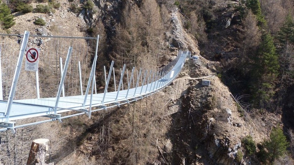 Alpin Geologie: Realizzazione di un ponte sospeso in località Rio Faller-Pastch