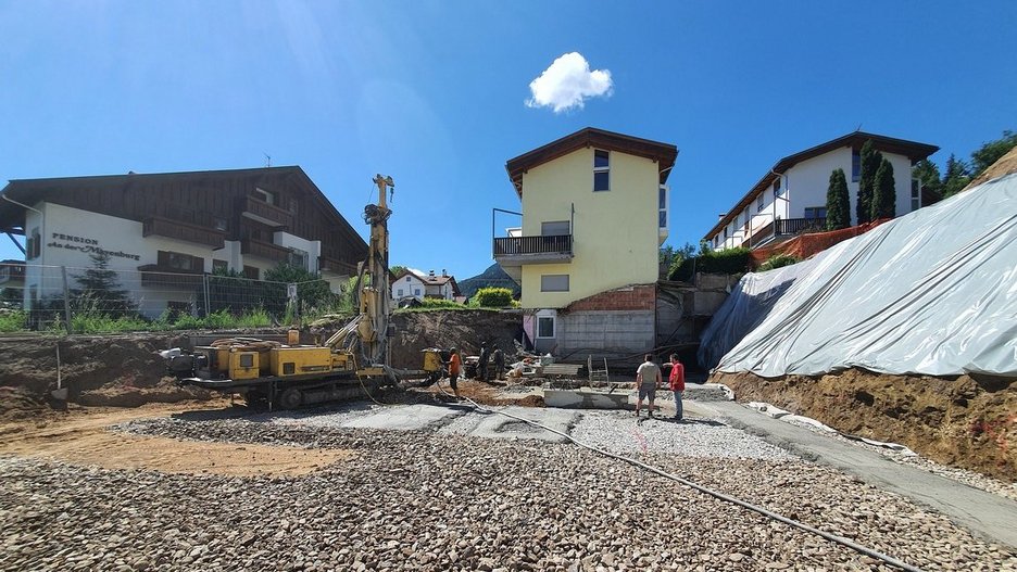 Alpin Geologie: Posa in opera di sonde geotermiche