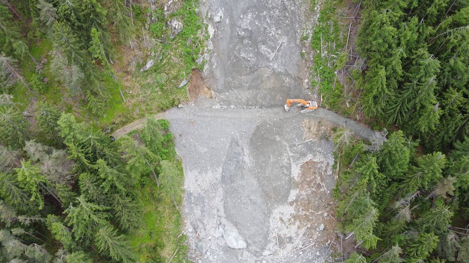 Alpin Geologie: Rock collapse in the hamlet of Santo Stefano at 'Haidenberg'