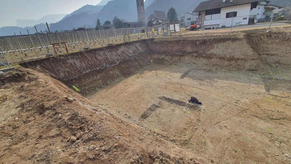 Alpin Geologie: Construction of a farm building