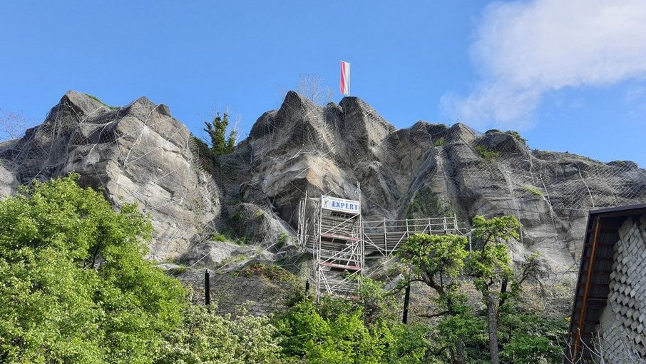 Alpin Geologie: Planung und Bauleitung der Schutzmaßnahmen Schluderns-Kalvarienberg