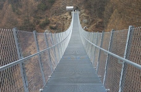 Construction of a suspension bridge in the area Fallerbach-Patsch